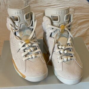 Jordan Athletic Shoes in Cream and Gold